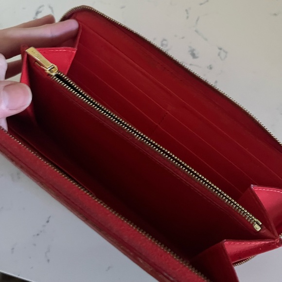 Beautiful Celine Vintage Zipper Wallet - Picture 11 of 11